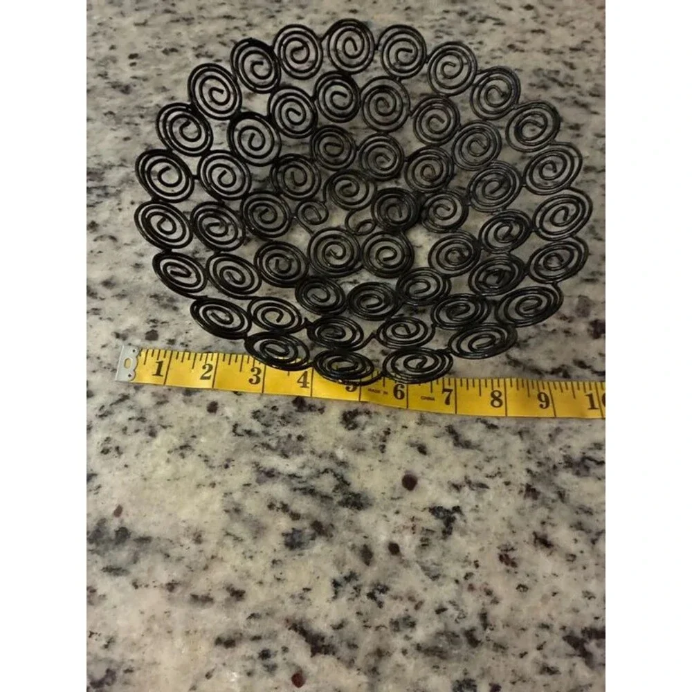 Whimsical circular bowl
